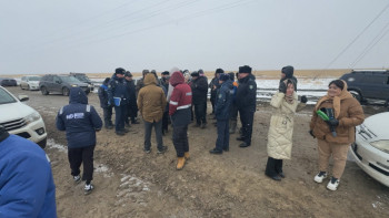 Фотография к новости: "Орындарыңды босатыңдар!" – тұрғындар жолдың жырын айтып шаршады