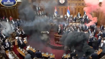 Фотография к новости: Депутаттар төбелесті: парламент отырысы сұмдық жайтпен аяқталды