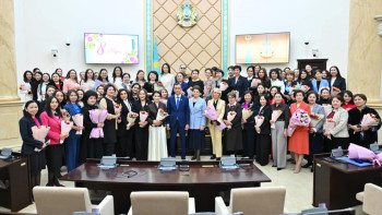 Фотография к новости: Мәулен Әшімбаев: Көктем мерекесімен шын жүректен құттықтаймын