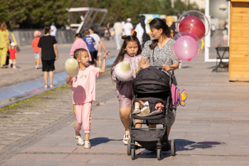 Фотография к новости: Қазақстанда аналарға қандай әлеуметтік қолдау көрсетіледі