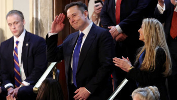 Фотография к новости: Ақ үйде шу шықты: Илон Маск мемлекеттік хатшымен ұрсысып қалды