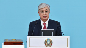 Фотография к новости: Президент әйелдер қауымын 8  наурыз мерекесімен құттықтады