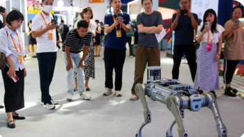 Фотография к новости: Бейжіңдегі саябақта робот-иттер патруль қызметін атқара бастады