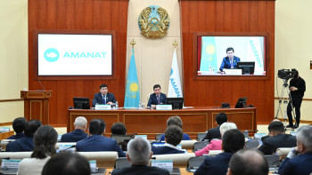 Фотография к новости: AMANAT фракциясының депутаттары бірыңғай уақыт белдеуі бойынша Үкіметтің шешімін қолдады