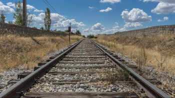 Фотография к новости: Содырлар пойызға шабуыл жасап, жолаушыларды кепілге алды
