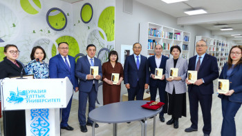 Фотография к новости: Абай Құнанбайұлының мұрасын дәріптейтін кітаптардың тұсаукесері өтті