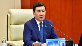 Фотография к новости: Жұмыс шаш етектен – Мәжіліс төрағасы