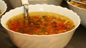 Фотография к новости: Танымал мейрамхана 4000-нан астам клиентіне өтемақы төлеп жатыр