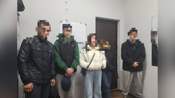 Фотография к новости: Алматыда танысу сайттары арқылы тақырға отырғызатын күдіктілер ұсталды