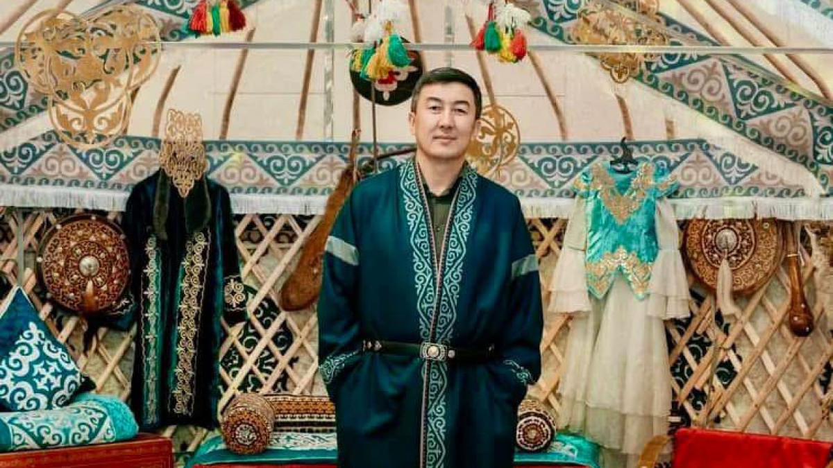  Кейіпкердің жеке мұрағатынан