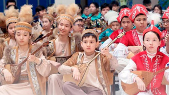 Фотография к новости: Наурыз мерекесінде елімізде оқушылар бір мезгілде күй тартады