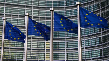 Фотография к новости: ЕО бітім кезінде де Украинаға қару жеткізіп тұрады