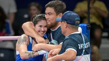 Фотография к новости: Назым үш дүркін, Алуа тұңғыш рет әлем чемпионы атанды