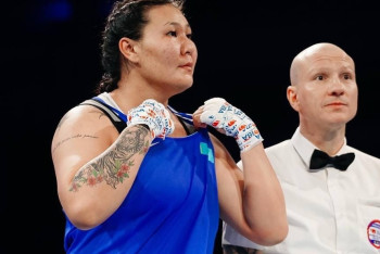 Фотография к новости: Бокстан әйелдер арасындағы ӘЧ: Елдана Тәліпова – күміс жүлдегер