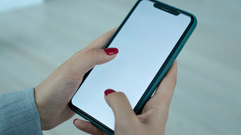 Фотография к новости: "Ұлыңыз енді оянбайды": Алаяқтар WhatsApp мессенджерін бұзған