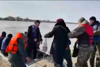 Фотография к новости: Тасқынға тосқын: Ақтөбеде 200-ден астам тұрғын құтқарылды