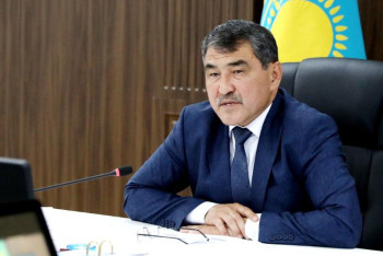 Фотография к новости: Министр оқушыларға суды қалай үнемдеуді үйретті