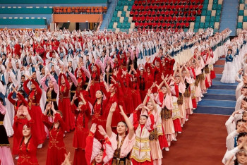 Фотография к новости: Астанада бір мезетте 3 мыңнан астам оқушы "Қамажай" биін биледі