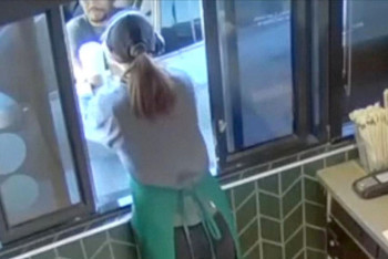 Ыстық шайға күйіп қалған ер адам 25 миллиард теңгеге жуық өтемақы алды