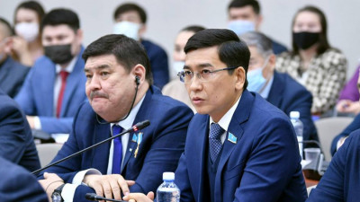 Мұғалімдерді көше сыпыруға мәжбүрлеу тоқтатылды – Аймағамбетов