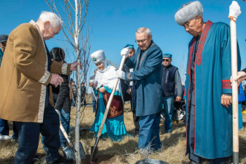 Фотография к новости: Жетісуда алты мыңға жуық ағаш отырғызылды