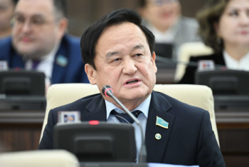 Фотография к новости: Қазыбек Иса: Жаңа дәуірдің өзгерістеріне бәріміз үлес қосуымыз керек