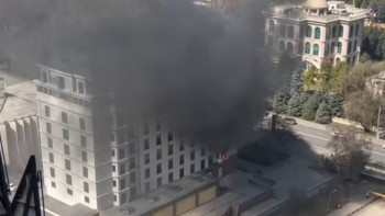 Фотография к новости: Алматыда қонақүйден өрт шықты