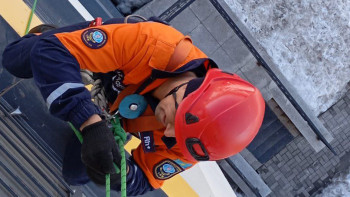 Фотография к новости: ТЖМ қызметкерлері қамалып қалған балаларды құтқарды