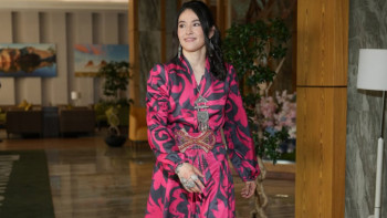 Фотография к новости: Назым Қызайбай бокс қолғабын ұлттық киімге ауыстырды