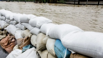 Фотография к новости: Су тасқынына байлынысты үш облыста тасжолдар жабылды