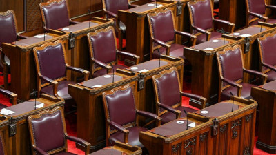 28 сәуірде мерзімінен бұрын парламенттік сайлау өтетін болды