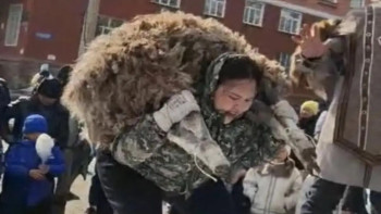 Фотография к новости: "Бұл мен үшін қалыпты жағдай": Қошқарды 100 рет көтерген әйел елді таңқалдырды