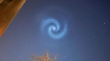 Фотография к новости: Еуропа тұрғындары аспанда құпия денені суретке түсіріп алды