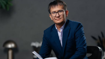 Фотография к новости: Белгілі ұстаз мектепте телефон пайдалануға шектеу қоюды ұсынды