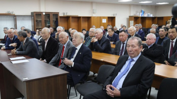 Фотография к новости: Академиктер "Ұлттық ғылым академиясы" РҚБ-ны таратуға дауыс берді