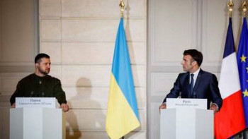 Фотография к новости: Макрон Зеленскийге: "2 млрд евро береміз"