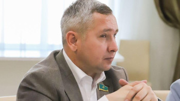 Фотография к новости: "Өзге ұлт өкілі" деп бөлмейік – сенатор