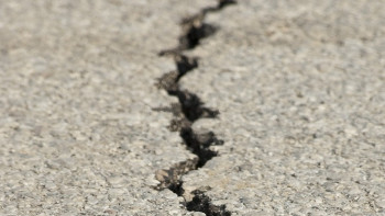 Фотография к новости: Жамбылдағы жер сілкінісі: әкімдік қандай ғимараттарға зақым келгенін мәлімдеді