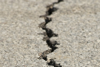 Фотография к новости: Жамбылдағы жер сілкінісі: әкімдік қандай ғимараттарға зақым келгенін мәлімдеді