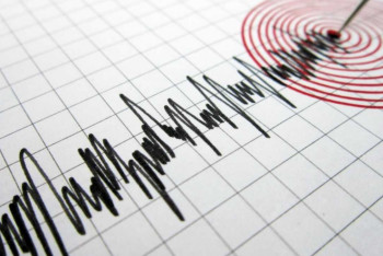 Фотография к новости: Жамбылда жер сілкінісіне байланысты уақытша шатырлар орнатылып жатыр