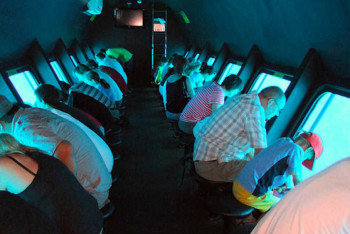 Фотография к новости: Хургада жағалауында туристер мінген батискаф теңізге батып кетті