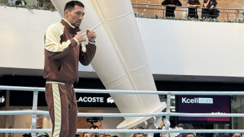 Фотография к новости: Жәнібек Әлімханұлы ашық жекпе-жек өткізді