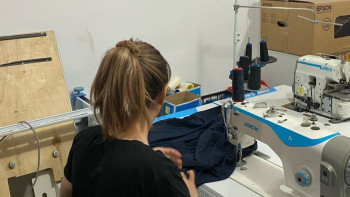 Фотография к новости: Темір тордың ар жағындағы тігіншілер