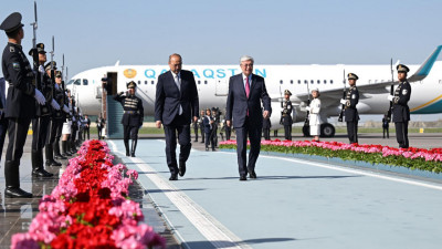 Президент Өзбекстанға барды