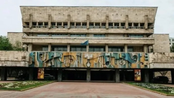 Фотография к новости: Театрды жөндеуге неліктен көп қаржы бөлінді – Досаев түсіндірді