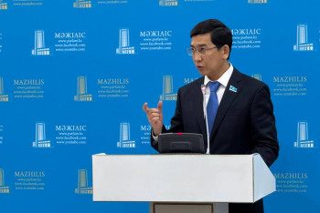 Фотография к новости: Кім көп салық төлейді, кім аз? – Аймағамбетов депутаттардың ұсынысын жариялады