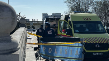 Фотография к новости: Ақтауда орталық көшелердің бірінен әйел адамның денесі табылды