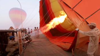 Фотография к новости: 12 турист мінген әуе шары құлап, екі адам қаза тапты