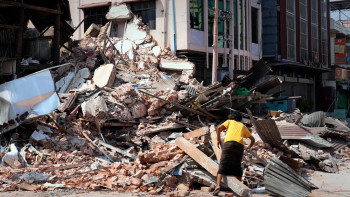 Фотография к новости: Мьянмадағы жер сілкінісі кезінде қаза тапқандар саны 3,5 мыңнан асты