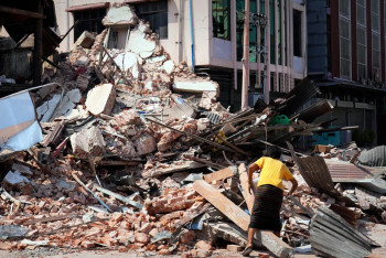 Фотография к новости: Мьянмадағы жер сілкінісі кезінде қаза тапқандар саны 3,5 мыңнан асты